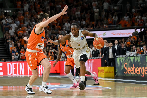 反而让球员 反而让球员